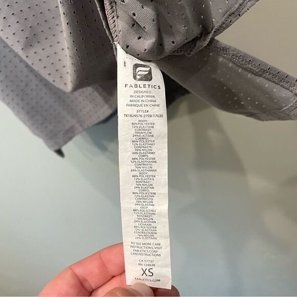 Fabletics Gray Performance Sleeveless Tank Top - Size: XS - Picture 3 of 6